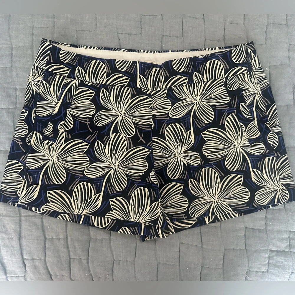 Women’s J. Crew Patterned Shorts | Size 6 - Picture 1 of 6
